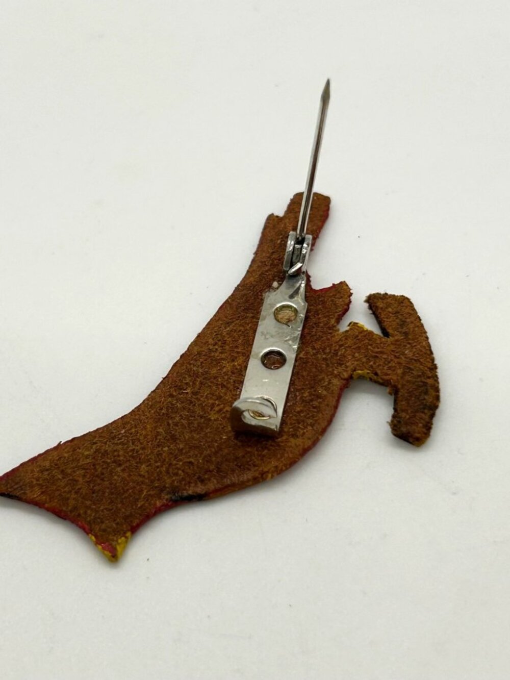 Vintage Cardinal Brooch Handcrafted Leather Birds Hand Painted - Picture 8 of 15